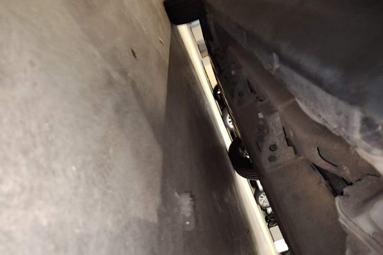 Used NETA V 2021 Standard Range Entertainment Version – Upgraded Model Left Side Sill
