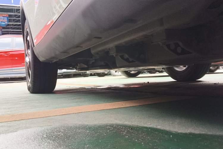 Used NETA V 2021 Long-Range Entertainment Edition Upgrade Model Left Side Sill
