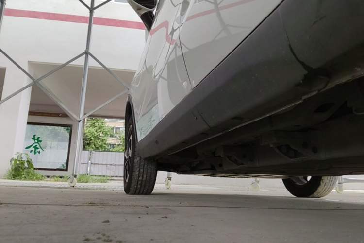 Used NETA V 2021 Long-Range Entertainment Edition Left Side Sill
