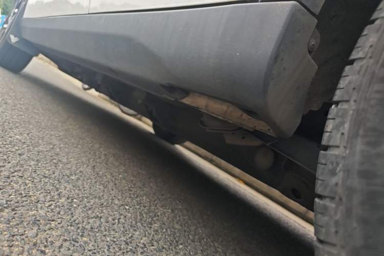 Used NETA V 2021 Standard Range Entertainment Version – Upgraded Model Left Side Sill