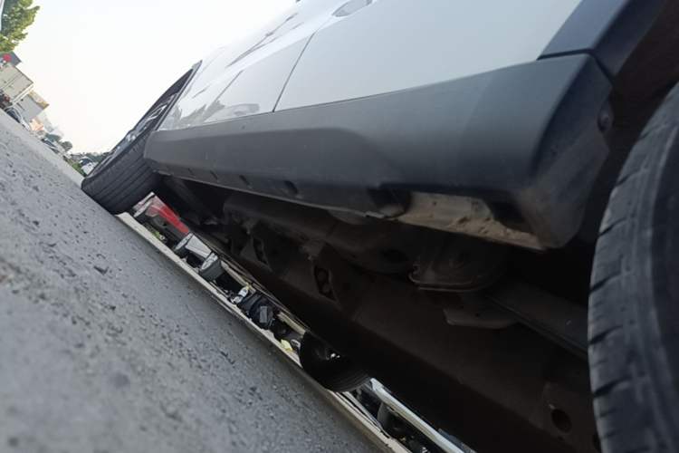 Used NETA V 2021 Standard Range Entertainment Version – Upgraded Model Left Side Sill