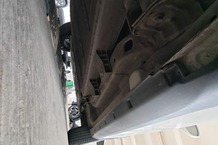 Used NETA V 2021 Standard Range Industry Custom Edition Left Side Sill