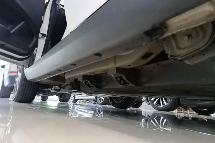 Used NETA V 2021 Standard Range Entertainment Version – Upgraded Model Left Side Sill