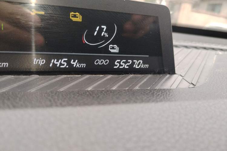 Used NETA V 2021 Standard Range Entertainment Edition Odometer Close Up