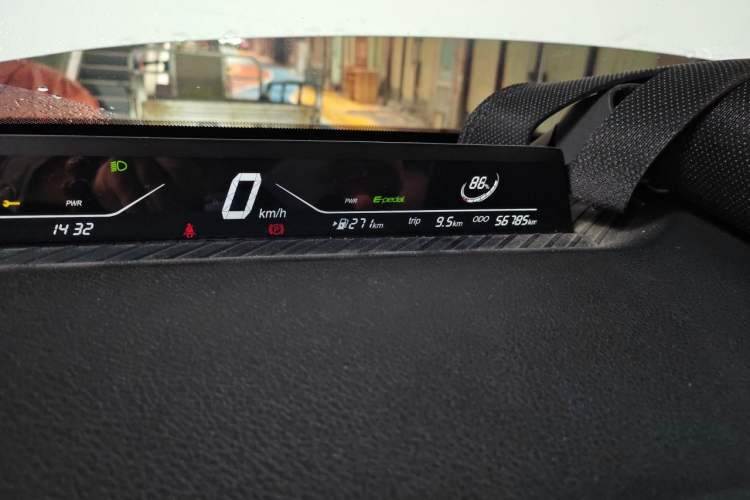 Used NETA V 2021 Standard Range Entertainment Version – Upgraded Model Odometer Close Up