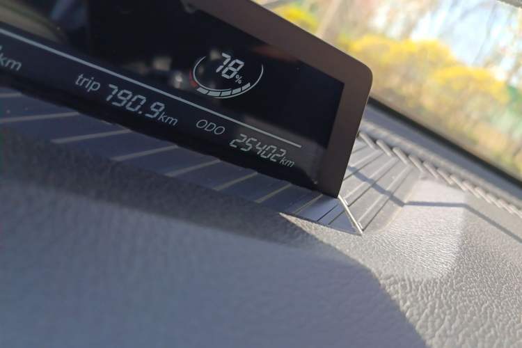 Used NETA V 2021 Long-Range Entertainment Edition Upgrade Model Odometer Close Up