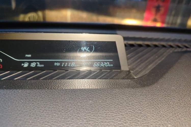 Used NETA V 2021 Long-Range Entertainment Edition Upgrade Model Odometer Close Up