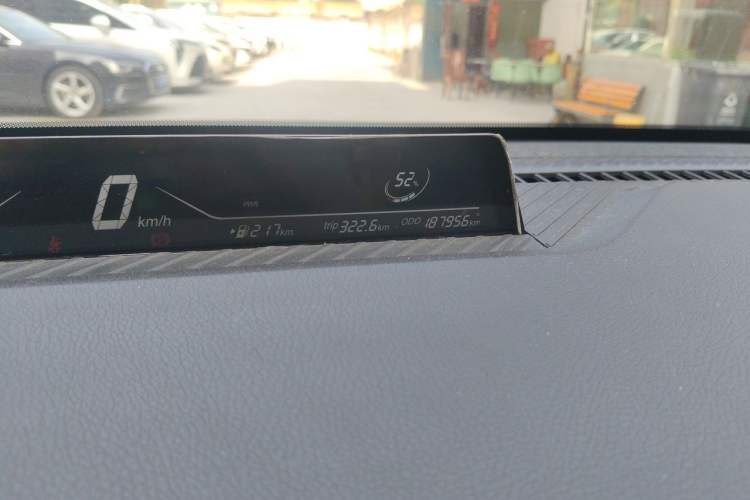 Used NETA V 2021 Long-Range Entertainment Edition Upgrade Model Odometer Close Up