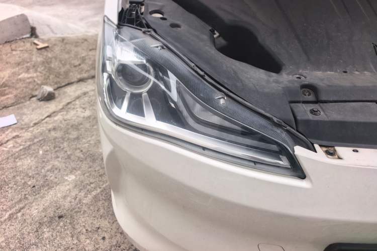 Used NETA V 2021 Standard Range Version Right Front Headlight