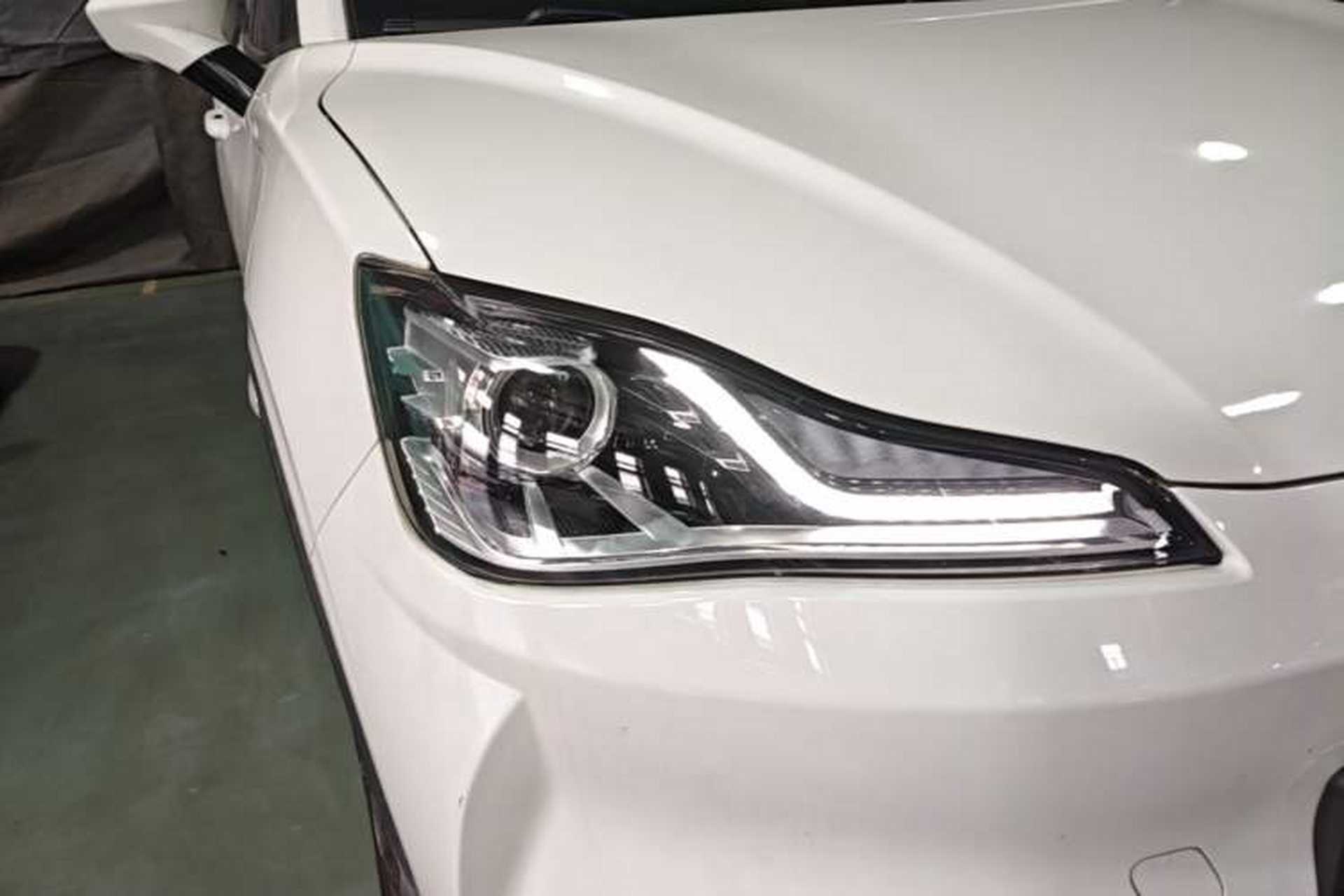 Used NETA V 2021 Standard Range Entertainment Edition Right Front Headlight