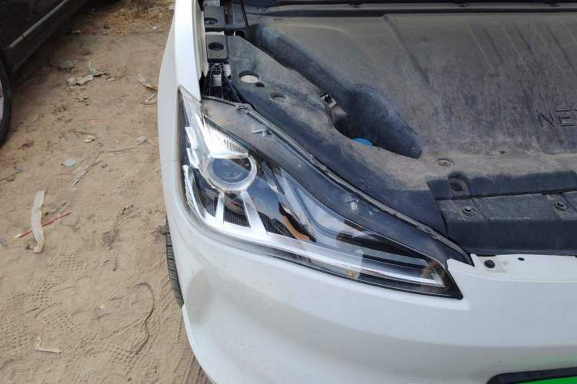 Used NETA V 2021 Long-Range Entertainment Edition Upgrade Model Right Front Headlight