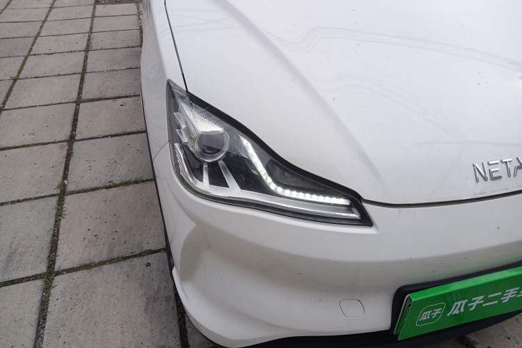Used NETA V 2021 Long-Range Entertainment Edition Right Front Headlight
