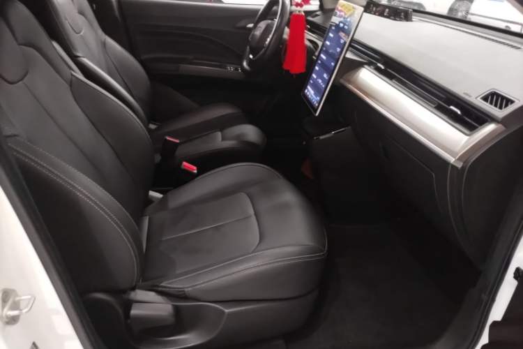 Used NETA V 2021 Long-Range Entertainment Edition Right Front Seat