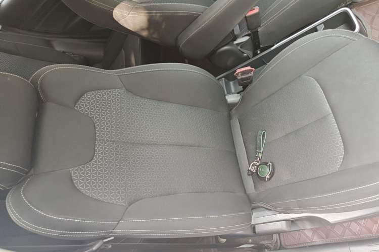 Used NETA V 2021 Standard Range Entertainment Version – Upgraded Model Right Front Seat