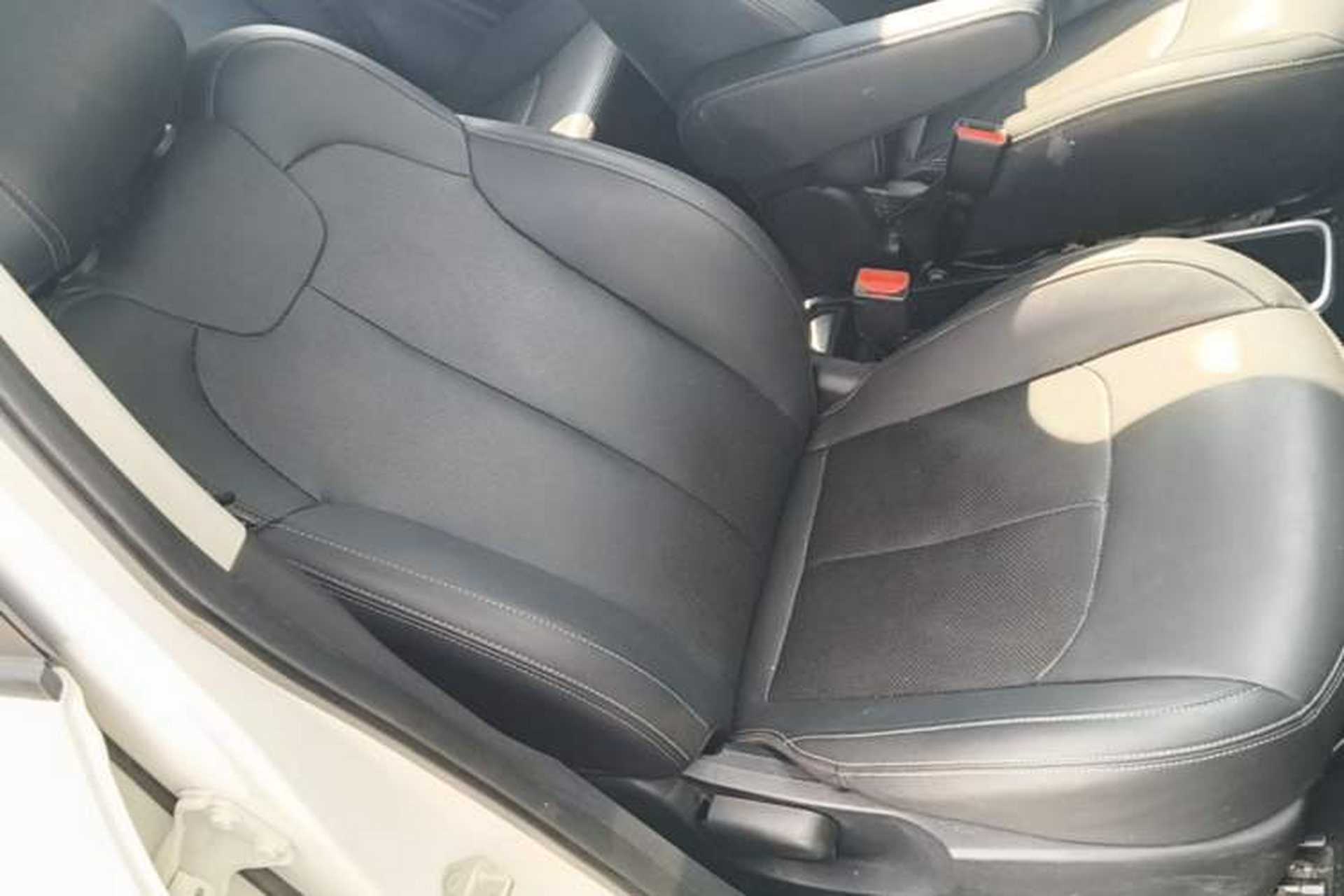 Used NETA V 2021 Long-Range Entertainment Edition Right Front Seat