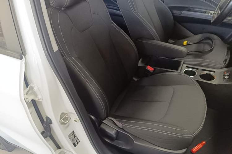 Used NETA V 2021 Standard Range Entertainment Edition Right Front Seat