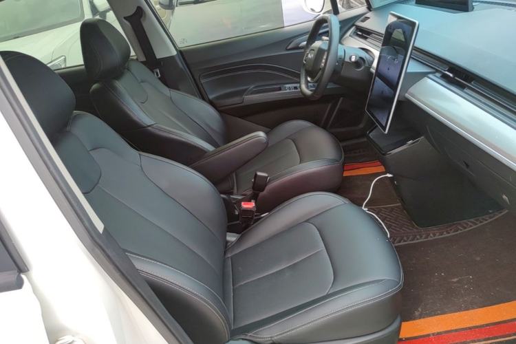 Used NETA V 2021 Long-Range Smart Edition Right Front Seat