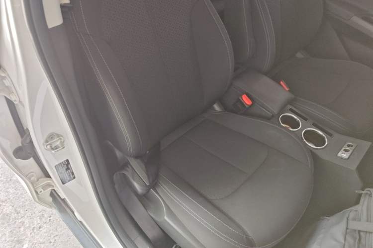 Used NETA V 2021 Standard Range Entertainment Version – Upgraded Model Right Front Seat