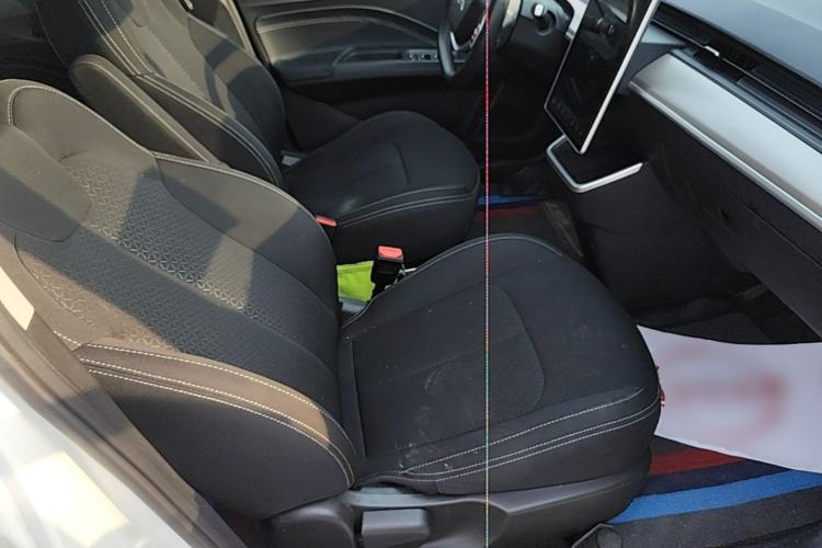 Used NETA V 2021 Standard Range Entertainment Version – Upgraded Model Right Front Seat
