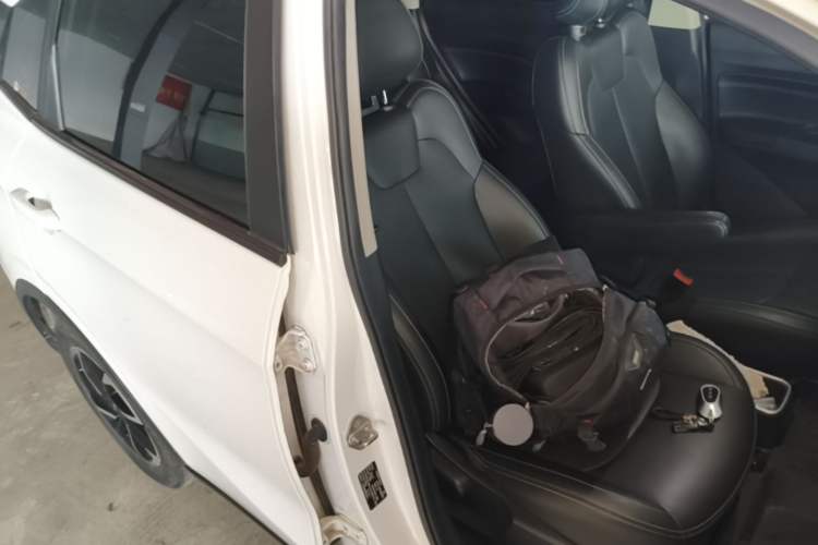Used NETA V 2021 Long-Range Smart Edition Upgrade Model Right Front Seat