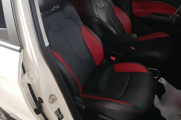 Used NETA V 2021 Standard Range Entertainment Edition Right Front Seat