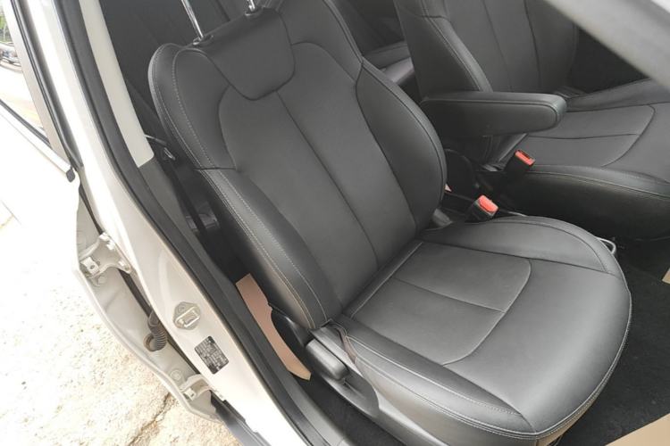 Used NETA V 2021 Long-Range Entertainment Edition Upgrade Model Right Front Seat
