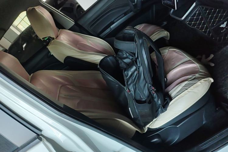 Used NETA V 2021 Long-Range Entertainment Edition Upgrade Model Right Front Seat
