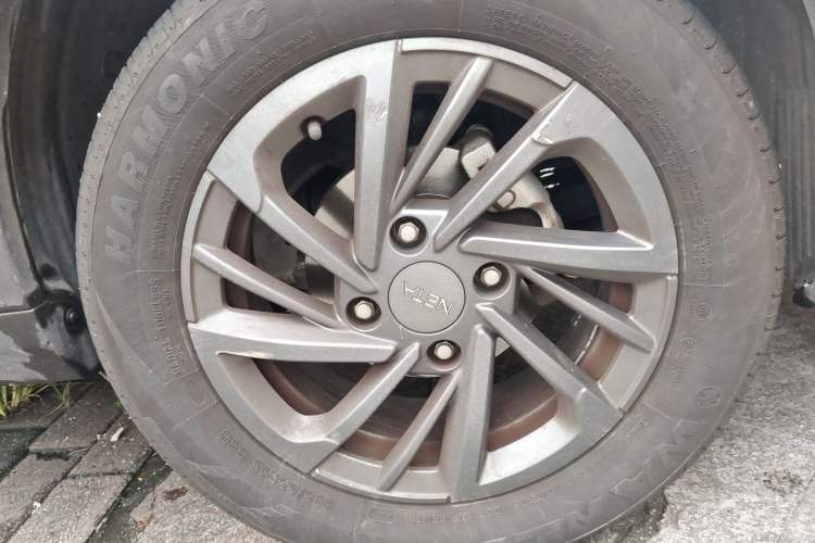 Used NETA V 2021 Standard Range Version Right Front Wheel Hub