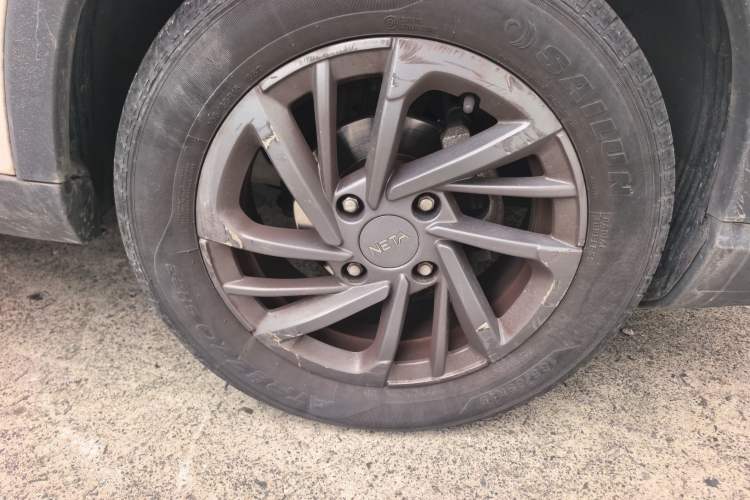 Used NETA V 2021 Standard Range Version Right Front Wheel Hub