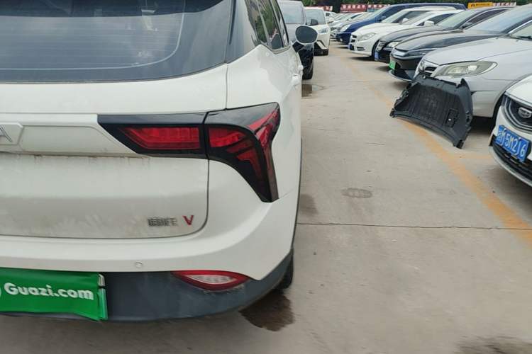 Used NETA V 2021 Long-Range Entertainment Edition Upgrade Model Right Rear Taillight