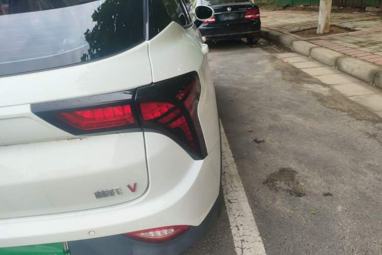 Used NETA V 2021 Long-Range Entertainment Edition Upgrade Model Right Rear Taillight