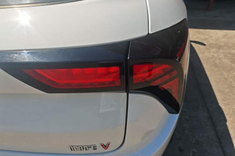 Used NETA V 2021 Standard Range Entertainment Version – Upgraded Model Right Rear Taillight