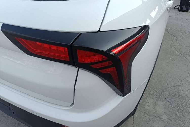 Used NETA V 2021 Standard Range Entertainment Version – Upgraded Model Right Rear Taillight