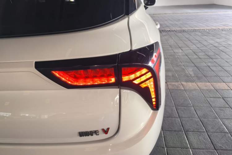 Used NETA V 2021 Long-Range Entertainment Edition Upgrade Model Right Rear Taillight