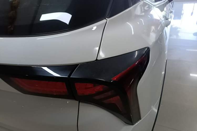 Used NETA V 2021 Standard Range Entertainment Version – Upgraded Model Right Rear Taillight