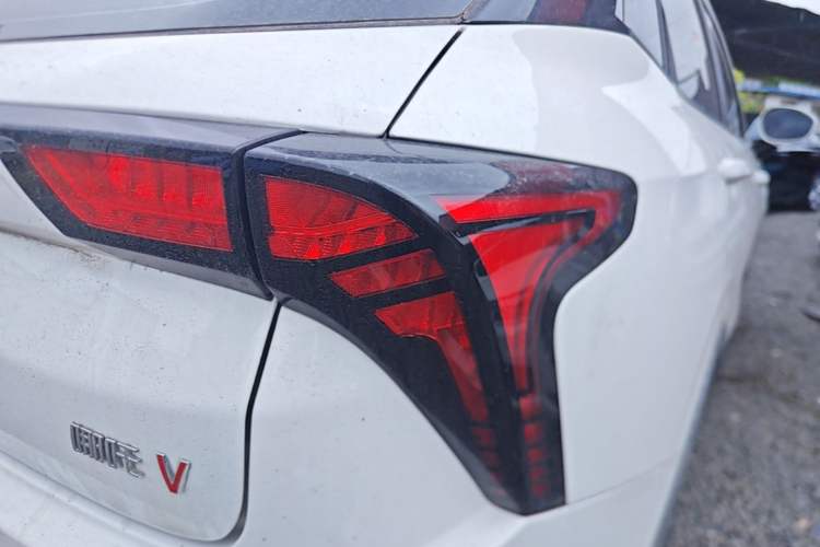 Used NETA V 2021 Standard Range Entertainment Version – Upgraded Model Right Rear Taillight