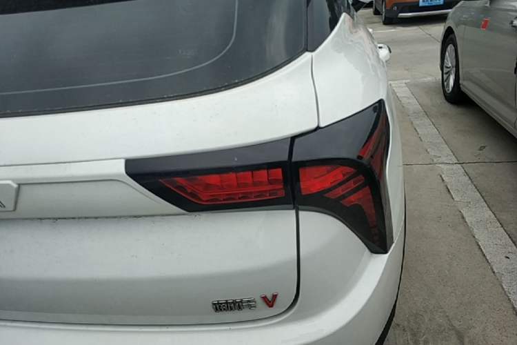 Used NETA V 2021 Standard Range Entertainment Version – Upgraded Model Right Rear Taillight
