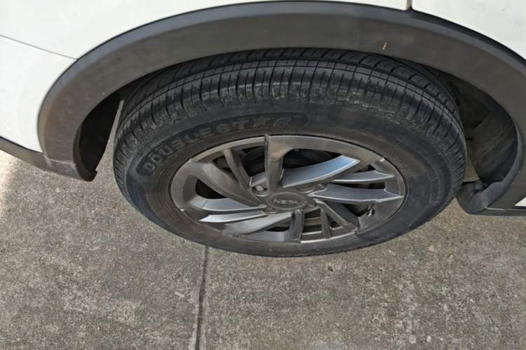 Used NETA V 2021 Standard Range Entertainment Version – Upgraded Model Right Rear Wheel Hub