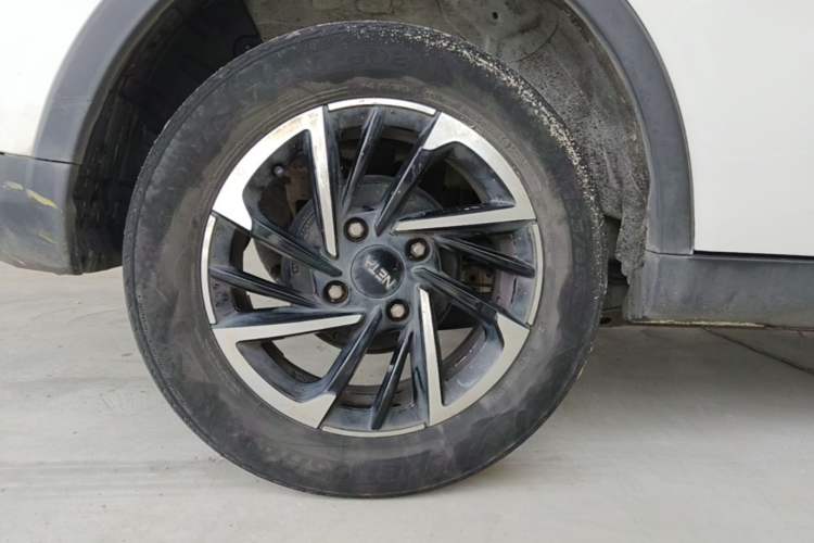 Used NETA V 2021 Long-Range Entertainment Edition Right Rear Wheel Hub