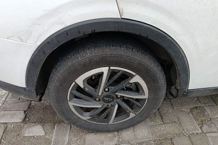 Used NETA V 2021 Long-Range Entertainment Edition Upgrade Model Right Rear Wheel Hub