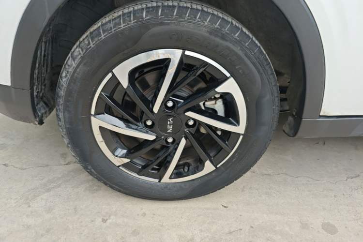 Used NETA V 2021 Long-Range Entertainment Edition Upgrade Model Right Rear Wheel Hub