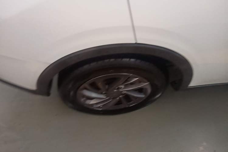 Used NETA V 2021 Standard Range Entertainment Edition Right Rear Wheel Hub