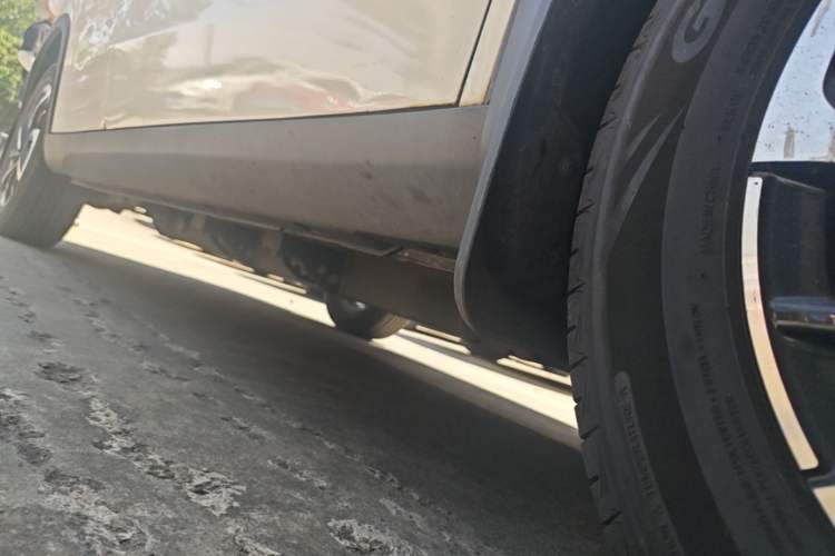 Used NETA V 2021 Standard Range Entertainment Version – Upgraded Model Right Side Sill