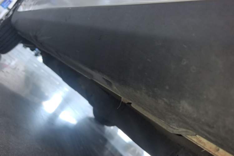 Used NETA V 2021 Long-Range Entertainment Edition Upgrade Model Right Side Sill