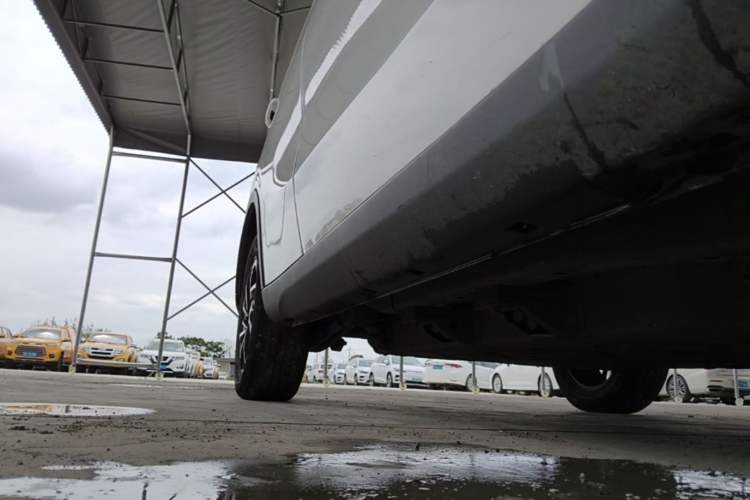 Used NETA V 2021 Long-Range Entertainment Edition Right Side Sill