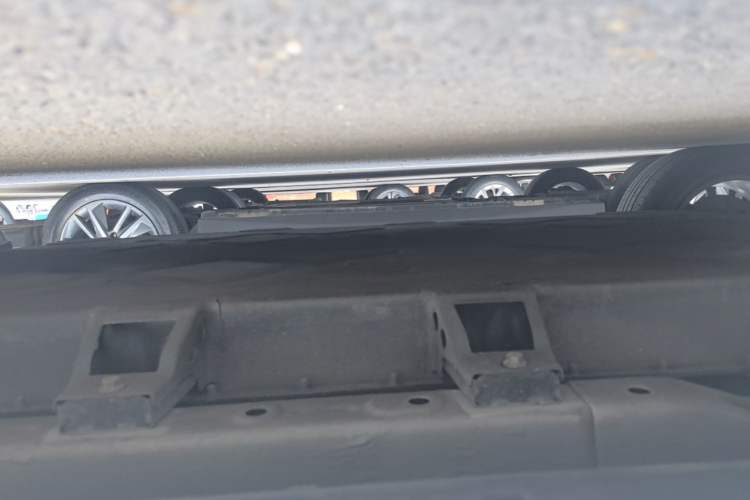 Used NETA V 2021 Standard Range Entertainment Version – Upgraded Model Right Side Sill