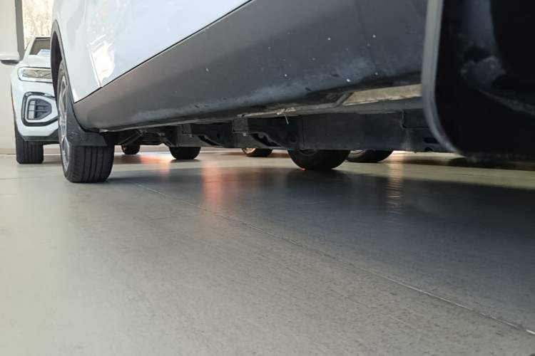 Used NETA V 2021 Standard Range Entertainment Edition Right Side Sill