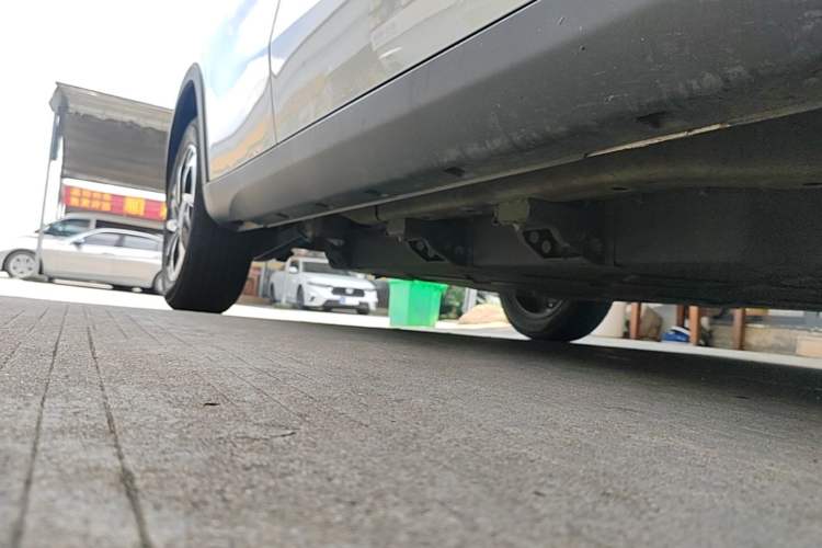 Used NETA V 2021 Long-Range Entertainment Edition Upgrade Model Right Side Sill