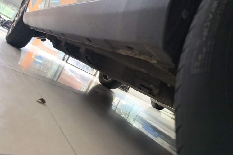 Used NETA V 2021 Standard Range Entertainment Version – Upgraded Model Right Side Sill