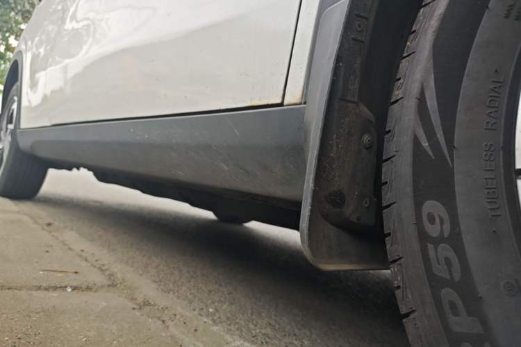 Used NETA V 2021 Standard Range Entertainment Version – Upgraded Model Right Side Sill